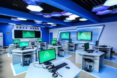 VR首個初中教學試點落滬，智能云教育助力VR教學常態化